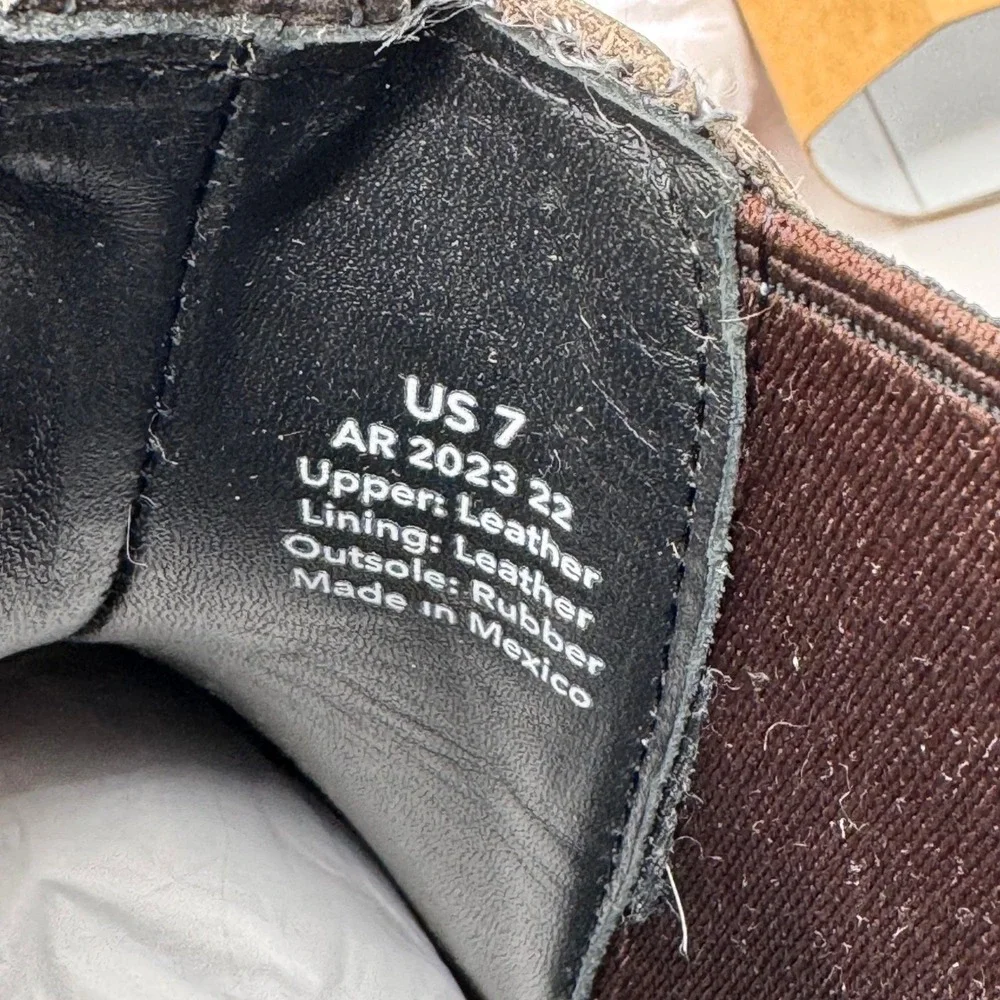 Nisolo Go-To Lug Chelsea Boot Grey‎ Leather Women's 7 Nee in Box Water Resistant